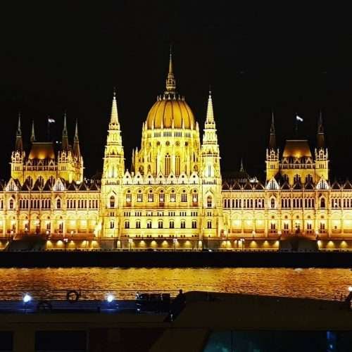 budapest - parlamento di notte